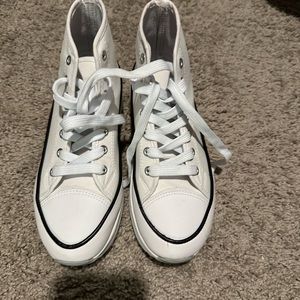 Women’s High top tennis shoes, worn once.